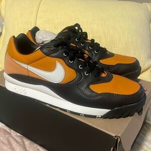 Nike Men's Orange and Black Sneakers